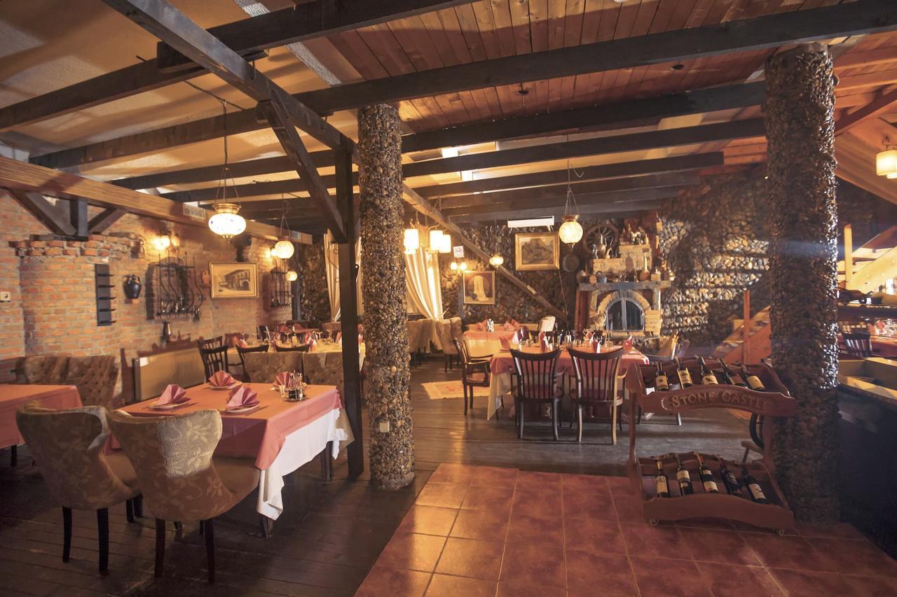 Hotel Pinocchio Pristina Exterior foto